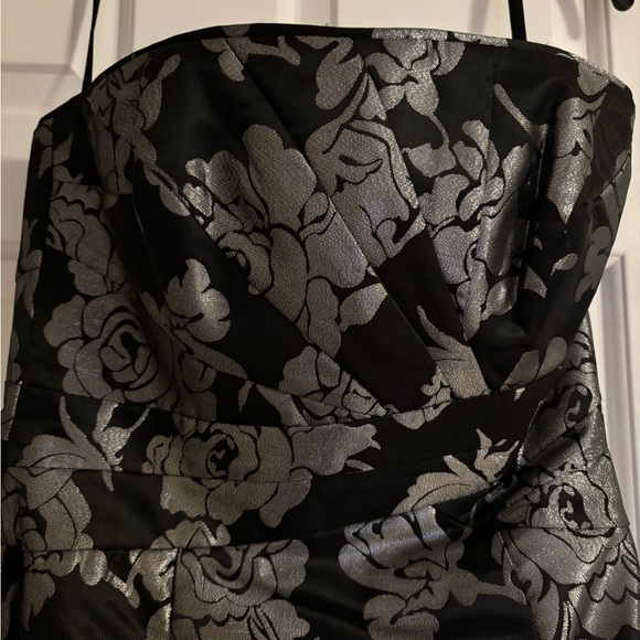 White House Black Market Strapless Floral Dress - Picture 2 of 5